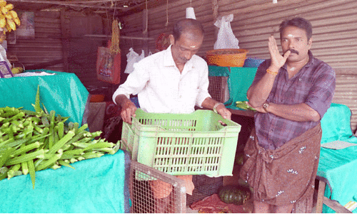 ‘നാ​ട് ന​ന്നാ​ക​ണം; വി​ളി​ച്ചാ​ൽ ഫോ​ൺ എ​ടു​ക്ക​ണം’
