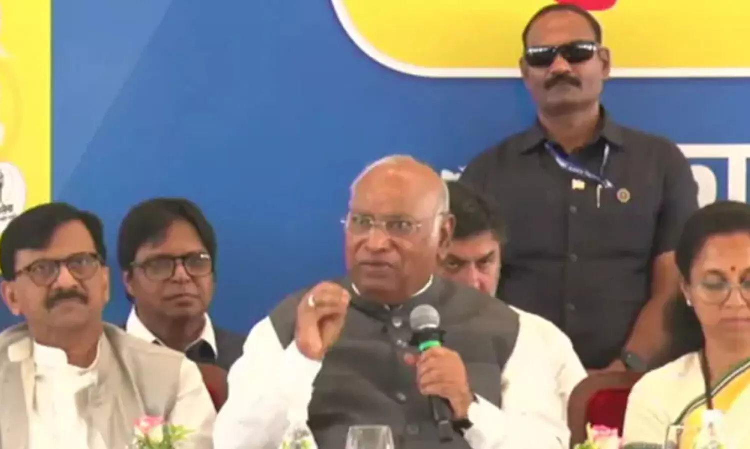 ജാതി സെൻസെസ് നടത്തും; മഹാരാഷ്ട്രയിൽ പ്രകടനപത്രിക പുറത്തിറക്കി മഹാവികാസ് അഖാഡി