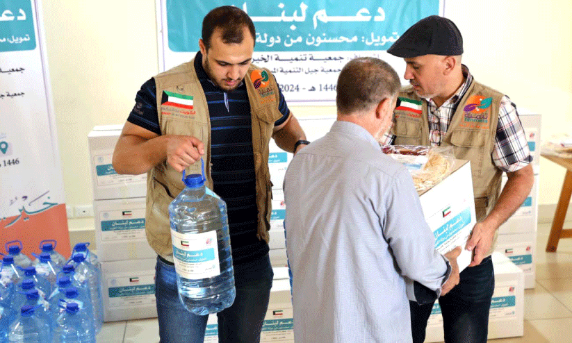 ലബനാനിൽ സഹായം വിതരണം ചെയ്യുന്നു ലബനാനിൽ സഹായം വിതരണം ചെയ്യുന്നു