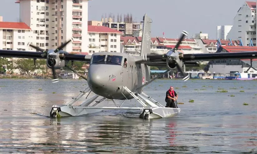 കൊച്ചിയിൽ ബോട്ടുകൾക്ക് ക൪ശന നിയന്ത്രണം കൊച്ചിയിൽ ബോട്ടുകൾക്ക് ക൪ശന നിയന്ത്രണം