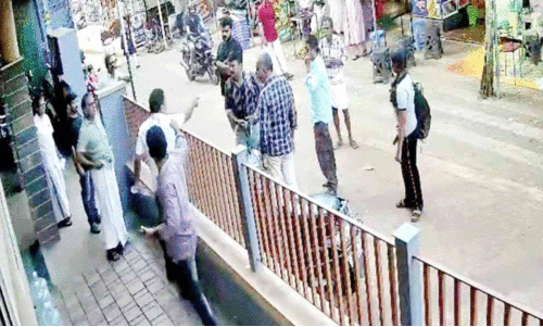 പഞ്ചായത്ത് അസി. സെക്രട്ടറിയെ വനം ഗവ. പ്ലീഡർ ഭീഷണിപ്പെടുത്തിയതായി പരാതി