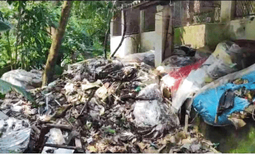 മാ​ലി​ന്യം ഫാ​ക്ട​റി പ​രി​സ​ര​ത്ത് കൂ​ട്ടി; പി​ഴ ചു​മ​ത്തി