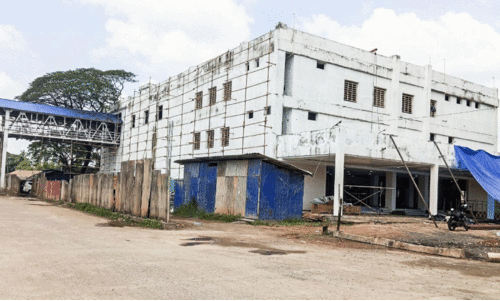 കോട്ടയം റെയിൽവേ സ്റ്റേഷൻ; രണ്ടാം കവാടം യാത്രക്കാർക്ക് എളുപ്പമാർഗം കോട്ടയം റെയിൽവേ സ്റ്റേഷൻ; രണ്ടാം കവാടം യാത്രക്കാർക്ക് എളുപ്പമാർഗം