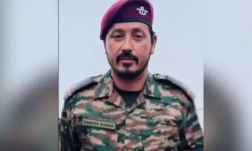 കശ്മീരിൽ ഭീകരരുമായി ഏറ്റുമുട്ടൽ: കരസേന ഓഫീസർക്ക് വീരമൃത്യു, മൂന്ന് സൈനികർക്ക് പരിക്ക്