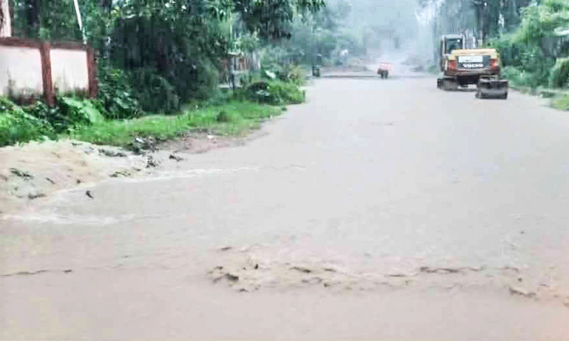 പരാതി നൽകിയിട്ടും നടപടിയില്ല; ക്രഷറിൽനിന്ന് മലിനജലം ഒഴുകി വ്യാപകനാശം പരാതി നൽകിയിട്ടും നടപടിയില്ല; ക്രഷറിൽനിന്ന് മലിനജലം ഒഴുകി വ്യാപകനാശം