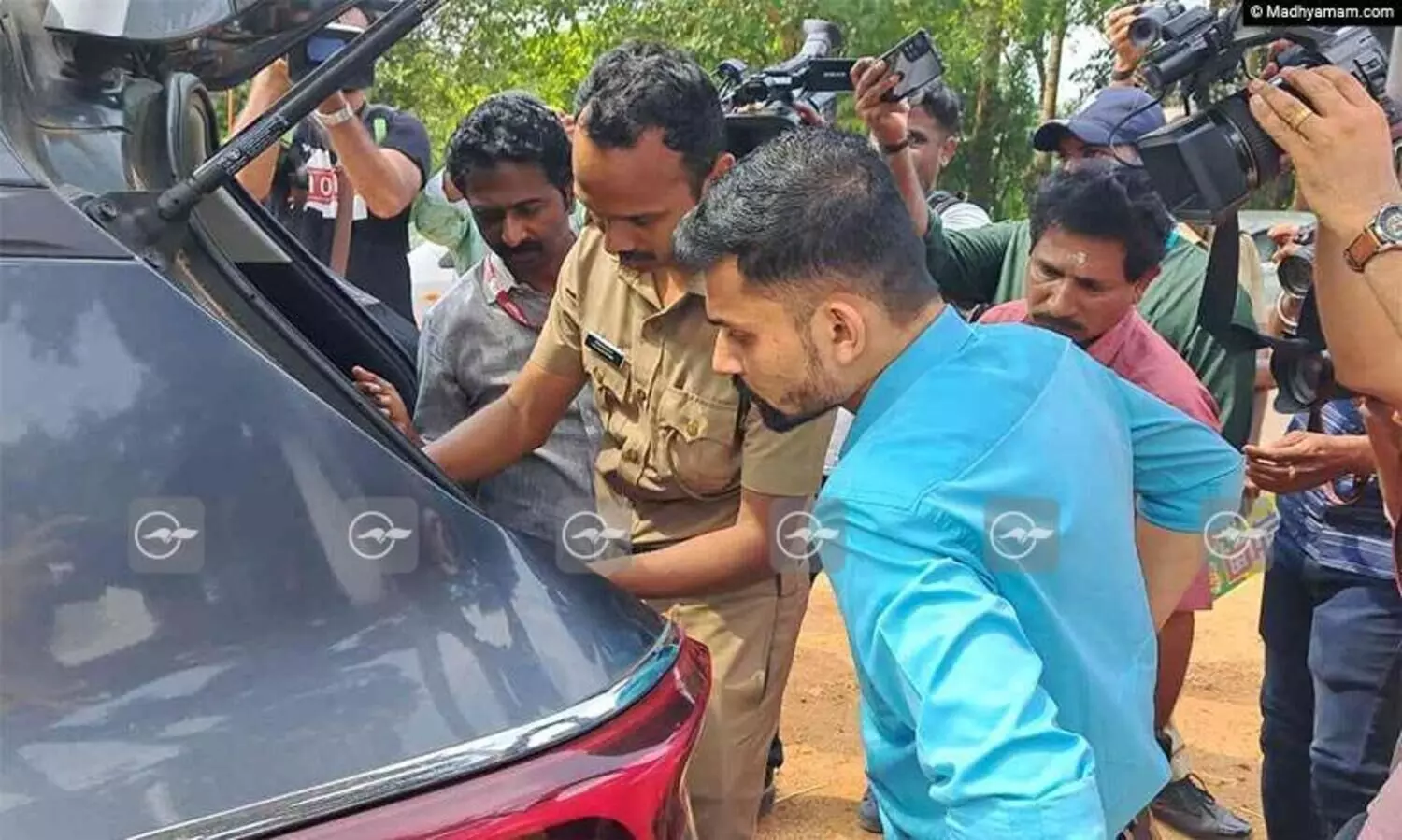 Cheruthuruthy income tax raid