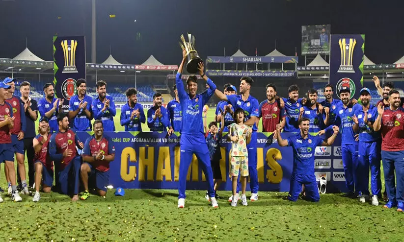 കടുവകളെ കൂട്ടിലാക്കി ഷാർജയിൽ പരമ്പര പിടിച്ച് അഫ്ഗാൻ; മൂന്നാം ഏകദിനത്തിൽ അഞ്ച് വിക്കറ്റ് ജയം