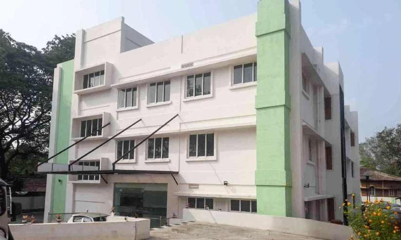 പു​ത്ത​ൻ​ലു​ക്കി​ൽ ഒ​റ്റ​പ്പാ​ലം താ​ലൂ​ക്ക് ആ​ശു​പ​ത്രി; ഉ​ദ്ഘാ​ട​നം എ​ന്ന്?