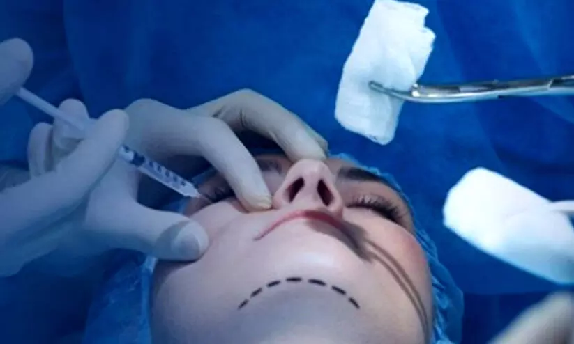 ഒരു ദിവസം ആറ് സൗന്ദര്യവർദ്ധക ശസ്ത്രക്രിയകൾ; ചൈനയിൽ യുവതിക്ക് ദാരുണാന്ത്യം ഒരു ദിവസം ആറ് സൗന്ദര്യവർദ്ധക ശസ്ത്രക്രിയകൾ; ചൈനയിൽ യുവതിക്ക് ദാരുണാന്ത്യം