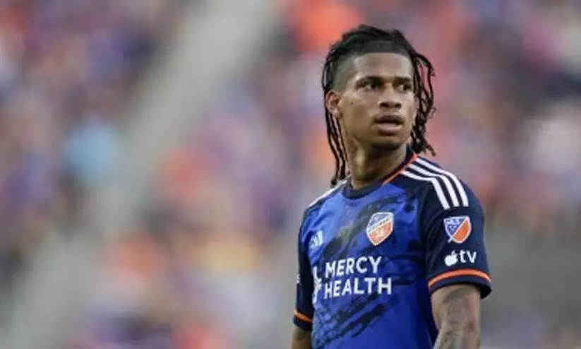 എക്വഡോർ താരം മാർകോ അൻഗുലോ വിടവാങ്ങി എക്വഡോർ താരം മാർകോ അൻഗുലോ വിടവാങ്ങി