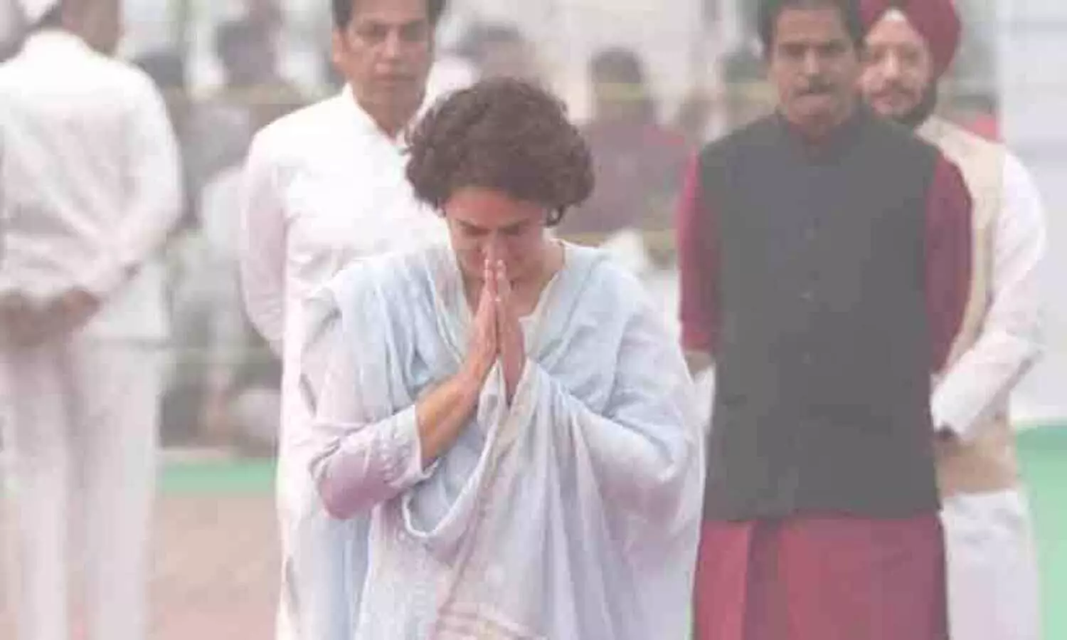 ഗ്യാസ് ചേംബറിൽ കയറിയതു പോലെ; വയനാട്ടിൽ നിന്ന് ഡൽഹിയിലെത്തിയ അനുഭവം പങ്കുവെച്ച് പ്രിയങ്ക ഗാന്ധി