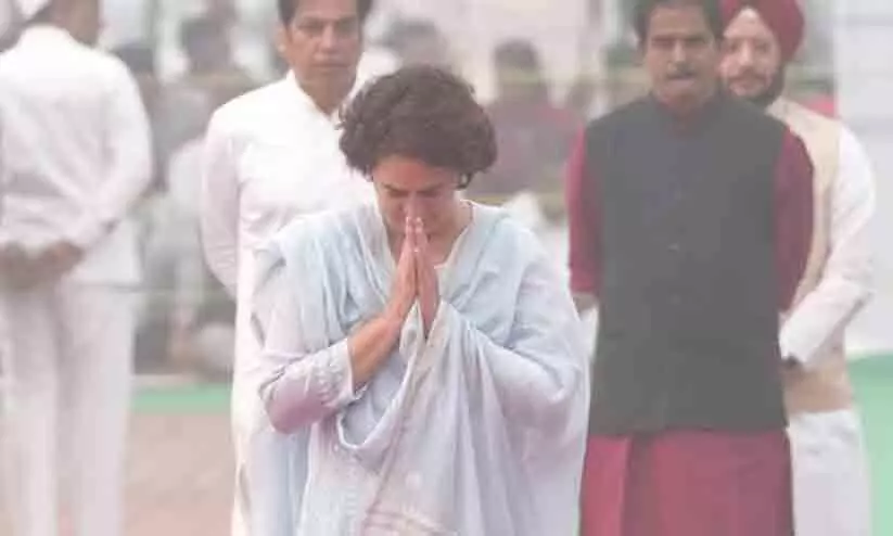 ഗ്യാസ് ചേംബറിൽ കയറിയതു പോലെ; വയനാട്ടിൽ നിന്ന് ഡൽഹിയിലെത്തിയ അനുഭവം പങ്കുവെച്ച് പ്രിയങ്ക ഗാന്ധി