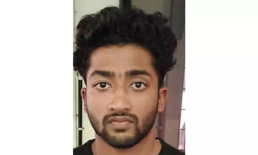 സി.ബി.ഐ ചമഞ്ഞ് മൂന്നേകാൽ കോടിയുടെ തട്ടിപ്പ്; ഒരാൾ അറസ്റ്റിൽ സി.ബി.ഐ ചമഞ്ഞ് മൂന്നേകാൽ കോടിയുടെ തട്ടിപ്പ്; ഒരാൾ അറസ്റ്റിൽ