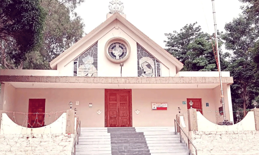 ബം​ഗ​ളൂ​രു സ്വ​ർ​ഗ​റാ​ണി ക്നാ​നാ​യ ക​ത്തോ​ലി​ക്ക ദേ​വാ​ല​യം കു​ടും​ബ​സം​ഗ​മം 17ന്