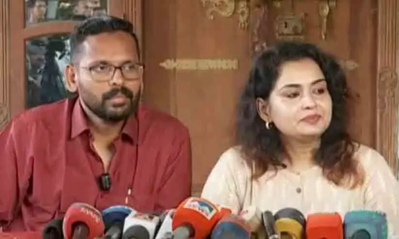 വ്യാജവോട്ട് പ്രതിപക്ഷനേതാവ് ആരോപണം തെളിയിക്കണം - പി. സരിനും ഡോ. സൗമ്യ സരിനും വ്യാജവോട്ട് പ്രതിപക്ഷനേതാവ് ആരോപണം തെളിയിക്കണം - പി. സരിനും ഡോ. സൗമ്യ സരിനും