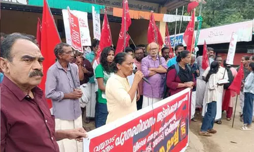 എച്ച്.എം.എൽ ഓഫീസിലേക്ക് സി.പി.ഐ (എം.എൽ) റെഡ് സ്റ്റാർ ബഹുജന മാർച്ച് നടത്തി