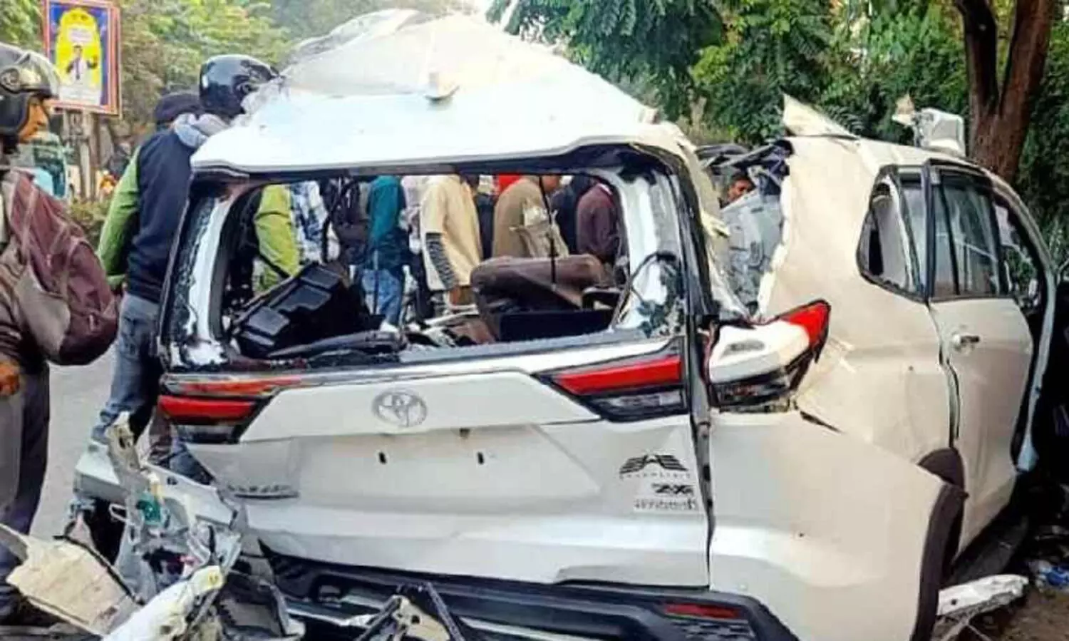 മദ്യപിച്ച് അമിത വേഗതയിൽ വാഹനമോടിച്ചു;   ഡെറാഡൂണിൽ കാറപകടത്തിൽ ആറു മരണം