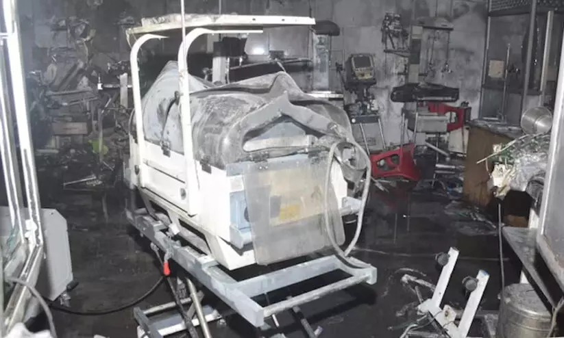 ഝാൻസി ആശുപത്രി തീപിടിത്തം: മരിച്ച കുട്ടികളുടെ കുടുംബങ്ങൾക്ക് പത്ത് ലക്ഷം നഷ്ടപരിഹാരം; വിമർശിച്ച് പ്രതിപക്ഷം