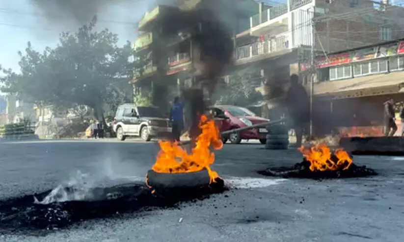 മണിപ്പൂരിൽ സംഘർഷം കനക്കുന്നു; മന്ത്രിമാരുടെയും എം.എൽ.എമാരുടെയും വീടുകൾ ആക്രമിച്ചു