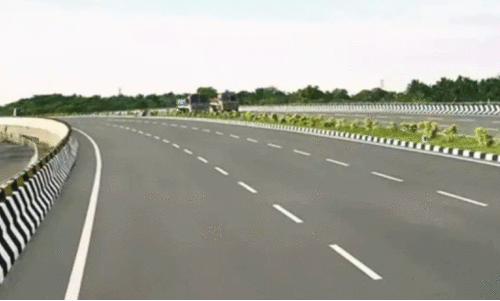 വി​മാ​ന​ത്താ​വ​ള പാ​ത പ​രി​ഷ്ക​ര​ണ​ത്തി​ന് ക​ർ​മ​പ​ദ്ധ​തി