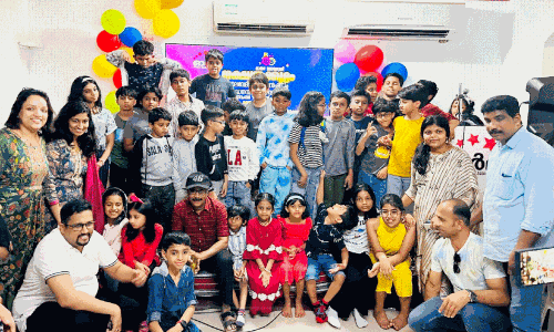 ന​ക്ഷ​ത്ര​ക്കൂ​ട്ടം