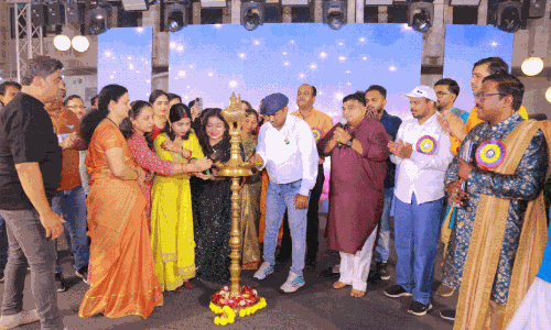 ദീ​പാ​വ​ലി ആ​ഘോ​ഷ പ​രി​പാ​ടി