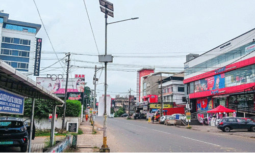 എം.സി റോഡിലെ സൗരോർജ വിളക്കുകൾ ‘അണഞ്ഞിട്ട്​’ അഞ്ചുവർഷം