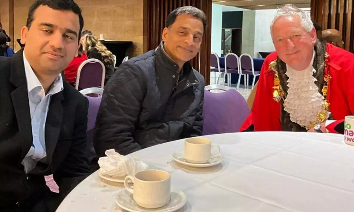 മ​നോ​ഹ​രം ഇം​ഗ്ല​ണ്ടി​ലെ ഗ്രാ​മ​ക്കാ​ഴ്ച​ക​ൾ