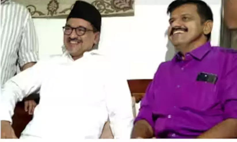 എന്നെ കൊല്ലാൻ സി.പി.എം-ബി.ജെ.പി സംയുക്ത ഇന്നോവ അയക്കുമോ എന്ന് ഭയം -സന്ദീപ് വാര്യർ എന്നെ കൊല്ലാൻ സി.പി.എം-ബി.ജെ.പി സംയുക്ത ഇന്നോവ അയക്കുമോ എന്ന് ഭയം -സന്ദീപ് വാര്യർ