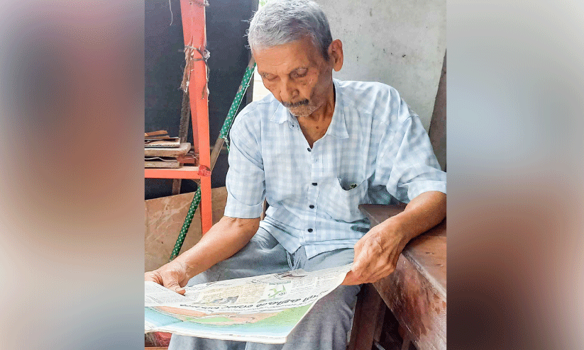 കു​ഞ്ഞി​മു​ഹ​മ്മ​ദ്ക്ക ഓ​ർ​ക്കു​ന്നു, ബീ​ഡി​ക്ക​മ്പ​നി​യി​ലെ ‘​പ​ത്രപ്ര​വ​ർ​ത്ത​നം’