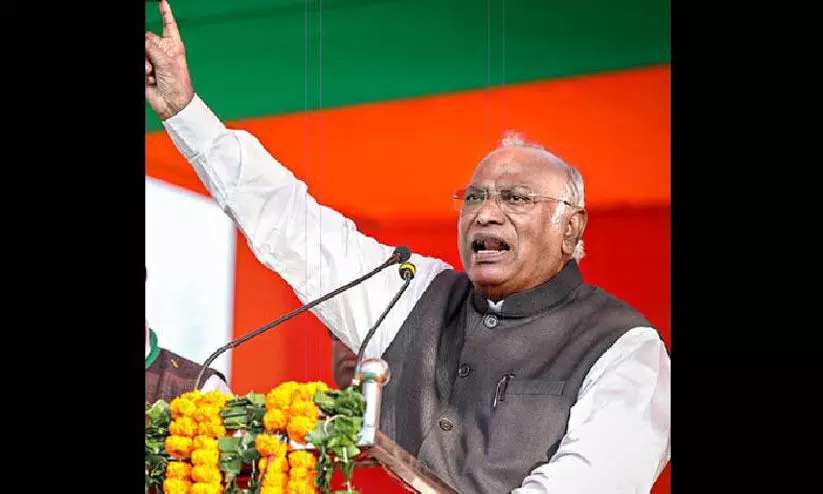 ഹെലികോപ്ടറുകൾ വൈകിച്ചതിൽ ഗൂഢാലോചനയെന്ന് കോൺഗ്രസ്