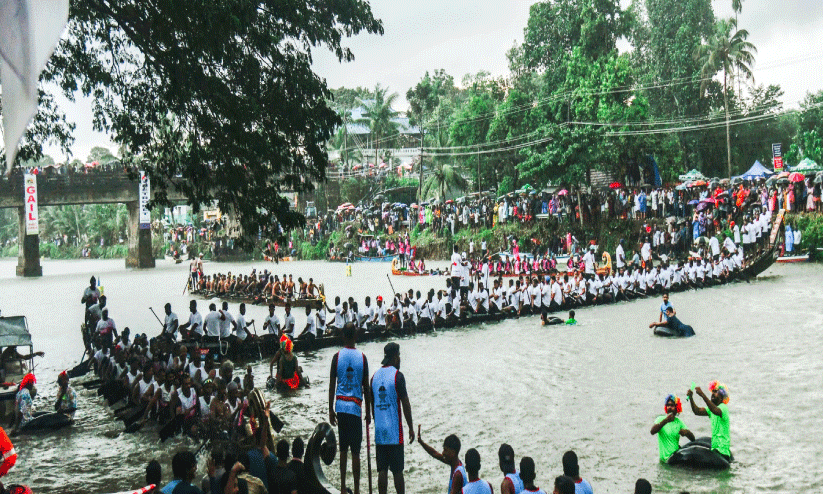 Thazhathangadi Boating