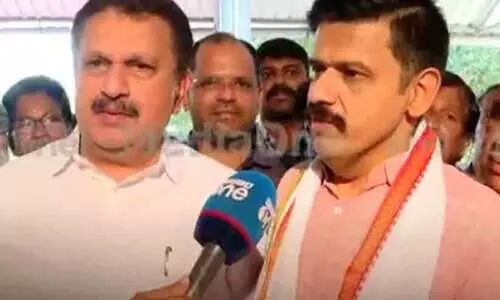 എനിക്ക് വിയ്യൂരിൽ നിന്ന് കണ്ണൂർ സെൻട്രൽ ജയിലിലേക്കല്ല പോകേണ്ടത്; അതുകൊണ്ടാണ് സി.പി.എമ്മിലേക്ക് പോകാതിരുന്നതെന്ന് സന്ദീപ് വാര്യർ