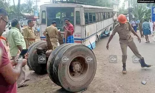 ‘ബസിന്റെ ടയറിലേക്ക് കാർ ഇടിച്ചതാണ് ടയറുകൾ ഇളകാൻ കാരണം, ബസിന് മറ്റു തകരാറുകളില്ല’ -മന്ത്രി ഗണേഷ് കുമാർ