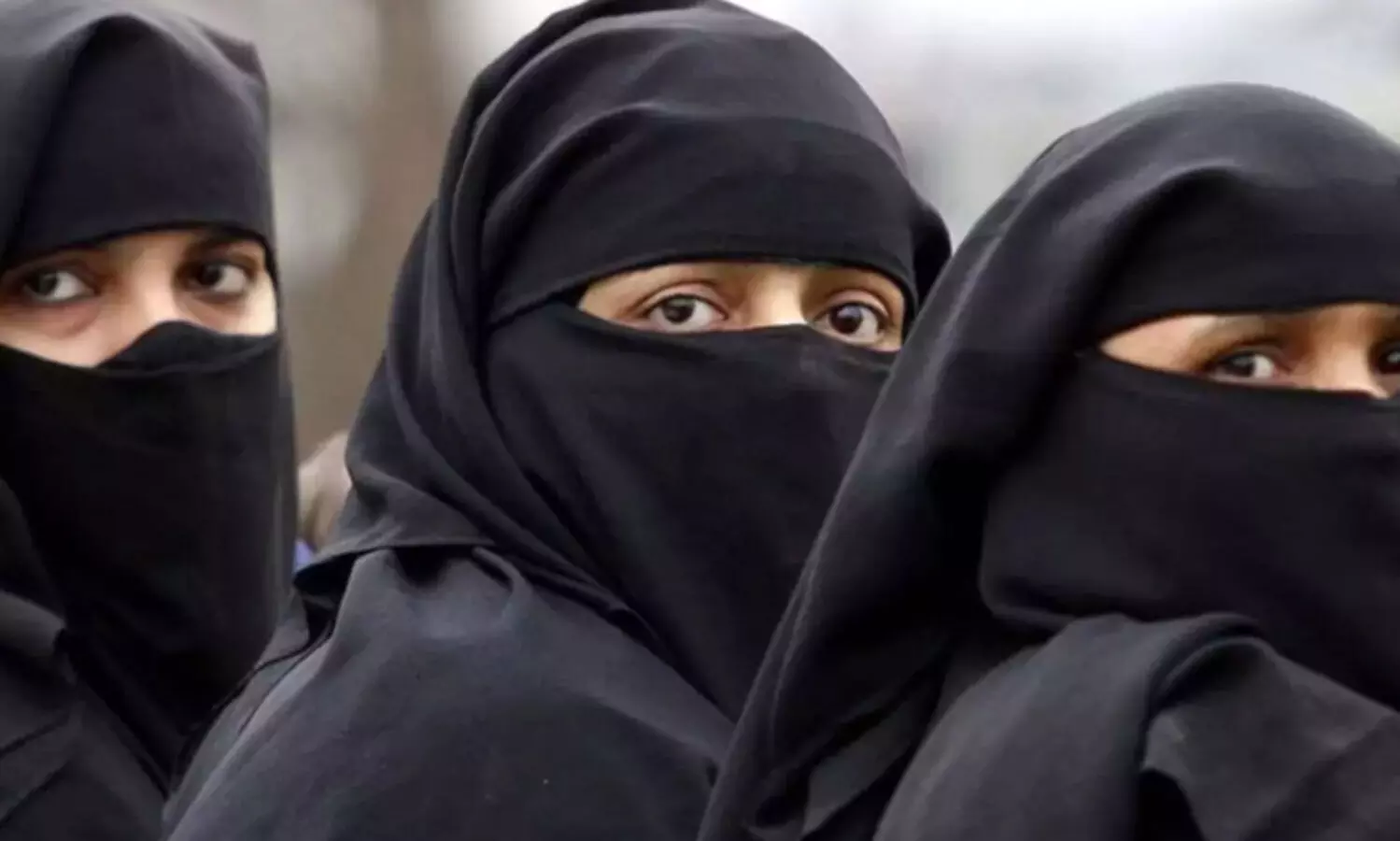 ‘മുസ്ലിം സ്ത്രീ വോട്ടർമാരുടെ ബുർഖ അഴിച്ചുമാറ്റി പരിശോധിക്കുന്നു’; യു.പി പൊലീസിനെതിരെ എസ്.പി; തെരഞ്ഞെടുപ്പ് കമീഷന് കത്തെഴുതി