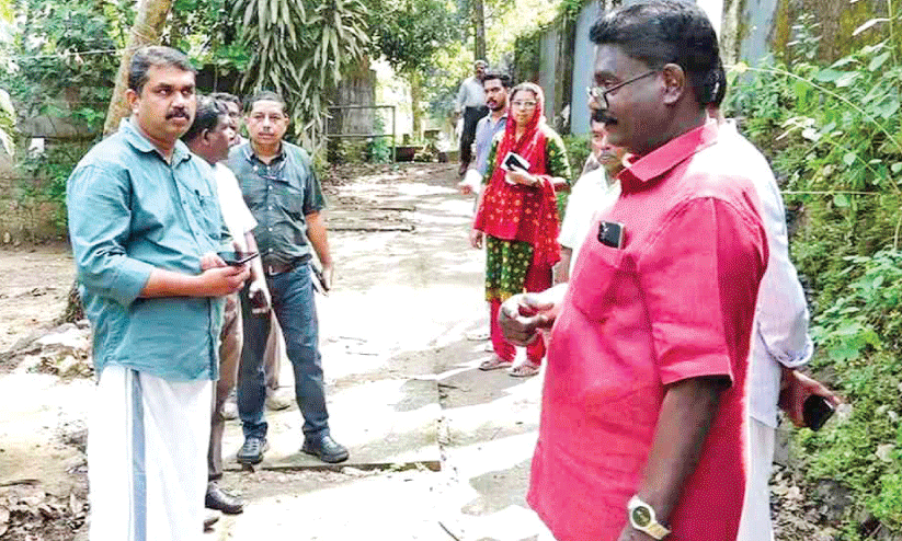 Ponnani Bharathapuzha Outsiders