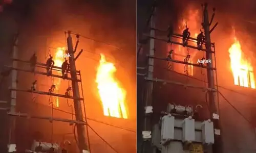 ഡൽഹിക്ക് ​പുറത്തെ ചേരിയിൽ 150 കുടിലുകൾ കത്തിനശിച്ചു