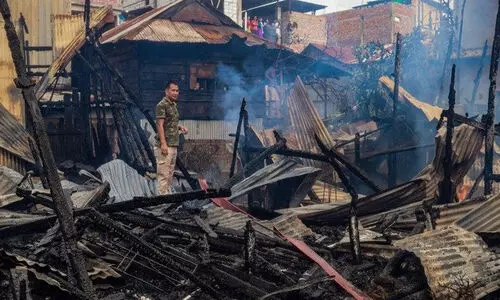 മണിപ്പൂരിൽ കുക്കി വിഭാഗത്തെ തീവ്രവാദ സംഘടനയായി പ്രഖ്യാപിക്കണമെന്ന് എന്.ഡി.എ എം.എല്.എമാര് മണിപ്പൂരിൽ കുക്കി വിഭാഗത്തെ തീവ്രവാദ സംഘടനയായി പ്രഖ്യാപിക്കണമെന്ന് എന്.ഡി.എ എം.എല്.എമാര്