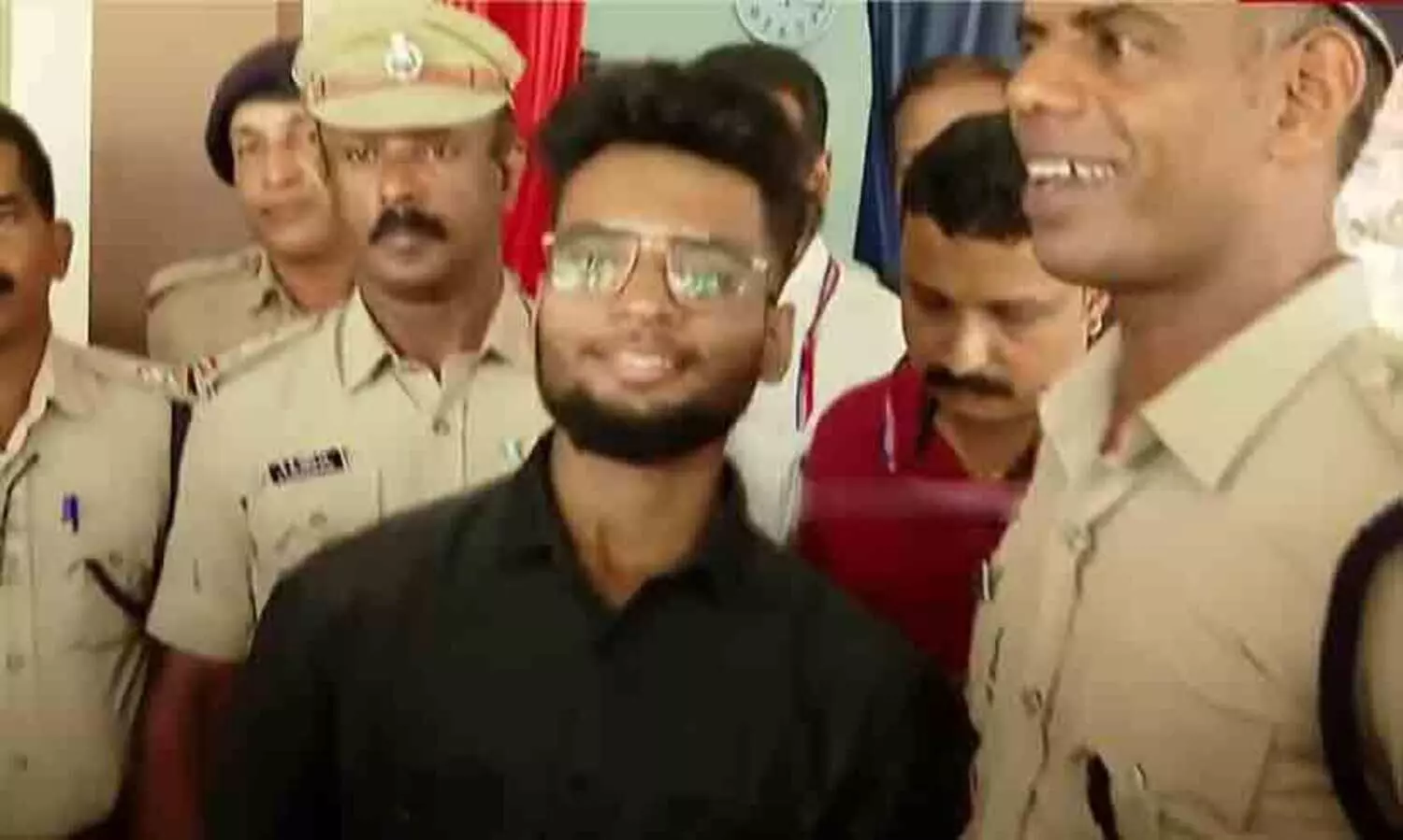 യുവാവ് റെയിൽ പാളത്തിൽ കല്ലുവെച്ചത് കൗതുക​ത്തിനെന്ന് പൊലീസ്