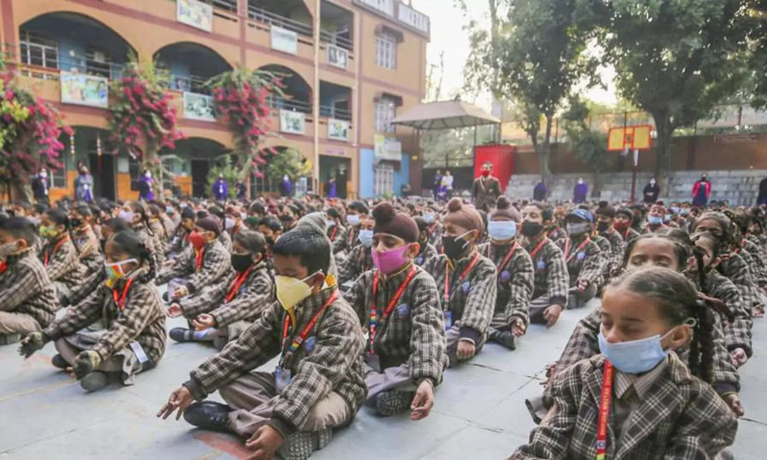 വീണ്ടും മാസ്കണിഞ്ഞ് ഉത്തരേന്ത്യ; കോവിഡല്ല, വില്ലൻ മലിനീകരണം