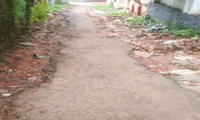 റോഡ്​ കുഴിച്ച്​ കുളമാക്കി; ജൽ ജീവൻ മിഷന്‍റെ ക്രൂരതയിൽ വലഞ്ഞ്​​ ജനം