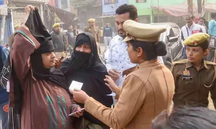 യു.പിയിൽ ബുർഖയിട്ട വോട്ടർമാരെ പരിശോധിക്കണമെന്ന് ബി.ജെ.പി; ഐ.ഡി കാർഡ് പരിശോധിക്കാൻ പൊലീസിന് അധികാരമില്ലെന്ന് പ്രതിപക്ഷം