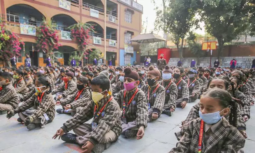 വീണ്ടും മാസ്കണിഞ്ഞ് ഉത്തരേന്ത്യ; കോവിഡല്ല, വില്ലൻ മലിനീകരണം