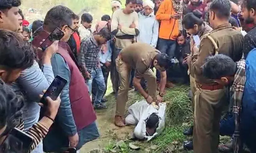 യു.പിയിൽ ദലിത് യുവതിയെ കൊന്ന് ചാക്കിലാക്കി; കൊലപാതകം ബി.ജെ.പിയെ പിന്തുണച്ചതിനെന്ന് കുടുംബം യു.പിയിൽ ദലിത് യുവതിയെ കൊന്ന് ചാക്കിലാക്കി; കൊലപാതകം ബി.ജെ.പിയെ പിന്തുണച്ചതിനെന്ന് കുടുംബം