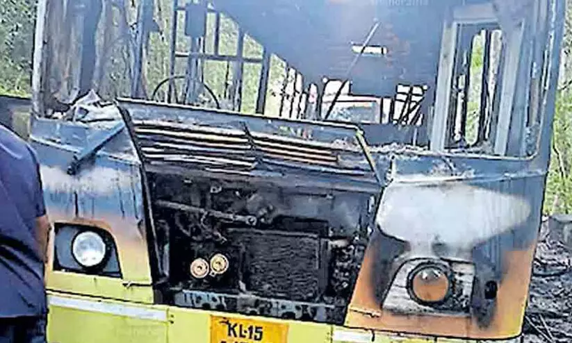 പമ്പയിൽ ബസ്​ കത്തിയ സംഭവം: അന്വേഷണ റിപ്പോർട്ട്​ ഹൈകോടതിയിൽ സമർപ്പിച്ചു