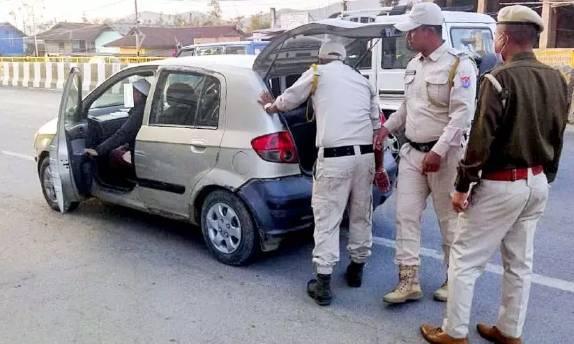 മണിപ്പൂരിൽ മൊബൈൽ ഇന്റർനെറ്റ് നിരോധനം നീട്ടി; കർഫ്യൂവിൽ ഇളവ് മണിപ്പൂരിൽ മൊബൈൽ ഇന്റർനെറ്റ് നിരോധനം നീട്ടി; കർഫ്യൂവിൽ ഇളവ്