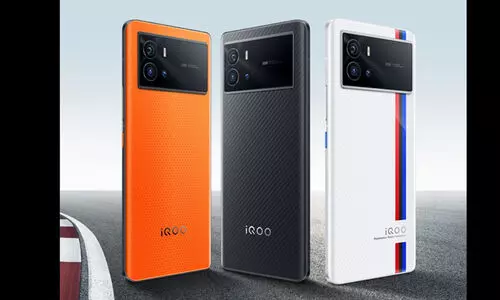 ഐക്യൂ ഓൺ ഫയർ! വമ്പൻ വിലക്കുറവിൽ ട്രെൻഡിങ് ഫോണുകൾ സ്വന്തമാക്കാം