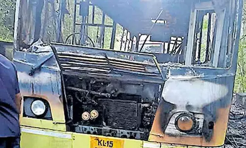 പമ്പയിൽ ബസ്​ കത്തിയ സംഭവം: അന്വേഷണ റിപ്പോർട്ട്​ ഹൈകോടതിയിൽ സമർപ്പിച്ചു