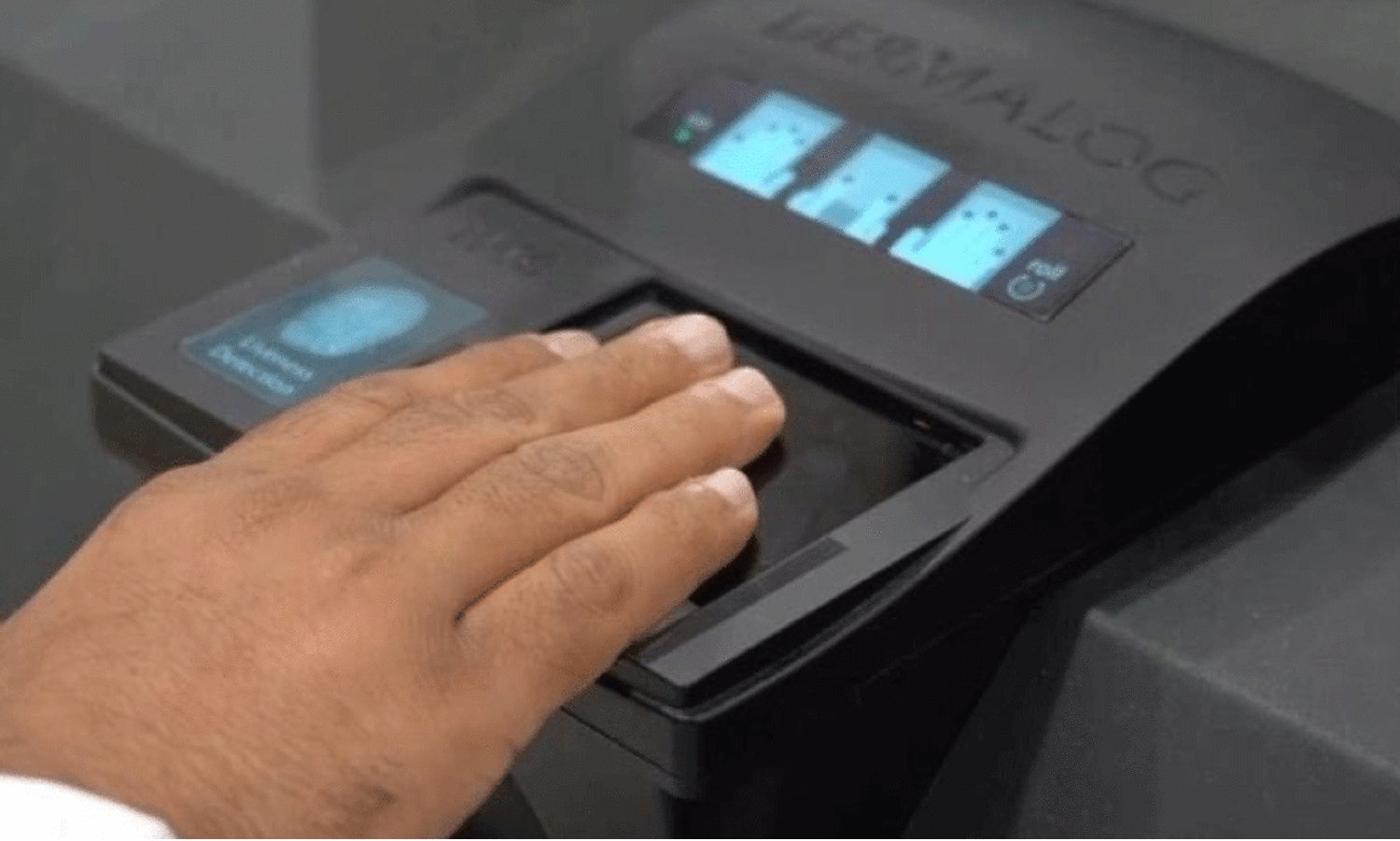 ബ​യോ​മെ​ട്രി​ക്: ഇ​നി​യും കാ​ത്തു​നി​ൽ​ക്കേ​ണ്ട