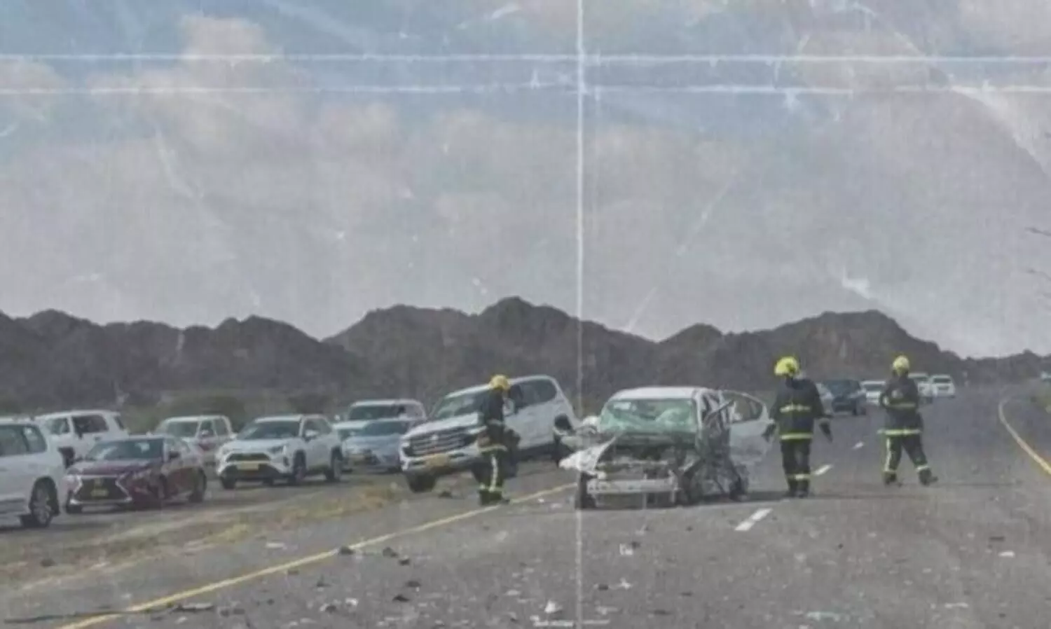 മു​ദൈബിയിൽ വാഹനാപകടം; രണ്ടുപേർ മരിച്ചു, 22പേർക്ക് പരി​ക്ക്